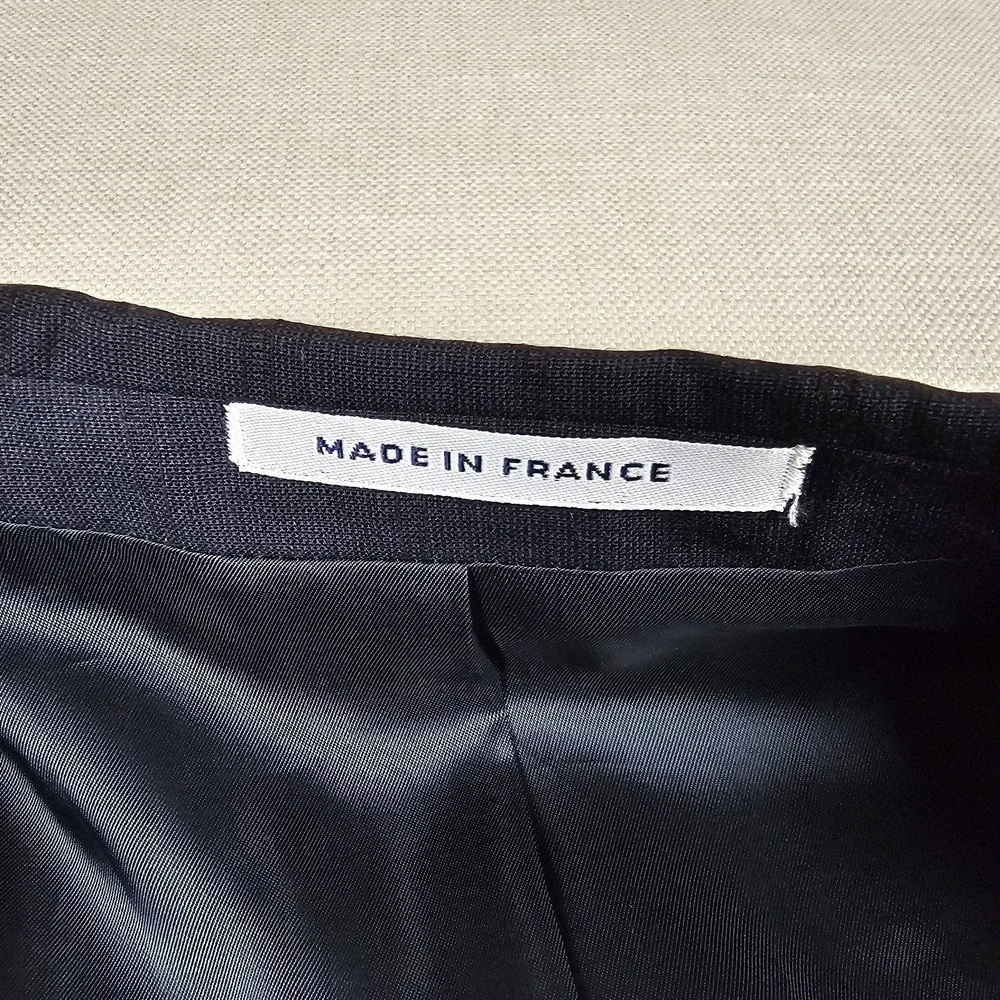 Yves Saint Laurent very good